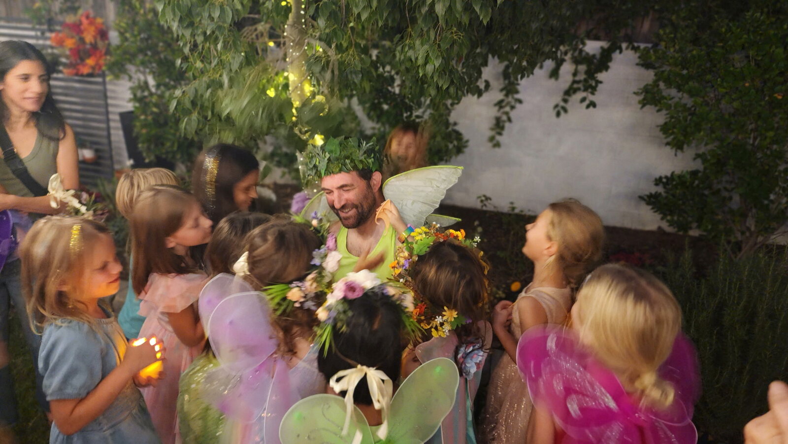 Children gathered around the Beardilocks fairy character